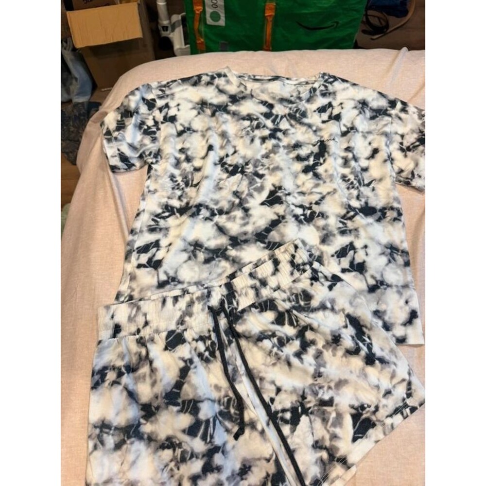 Two piece set